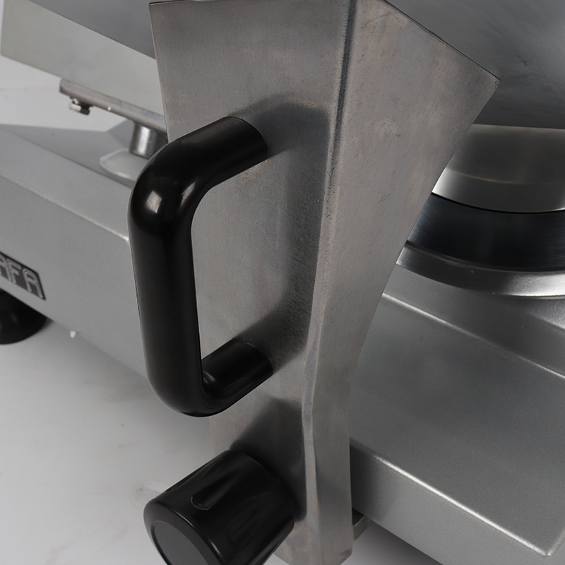 Gewerbliche Restaurant-Fleischschneidemaschine aus Druckguss-Aluminiumlegierung und Gehäuse aus lackiertem Edelstahl